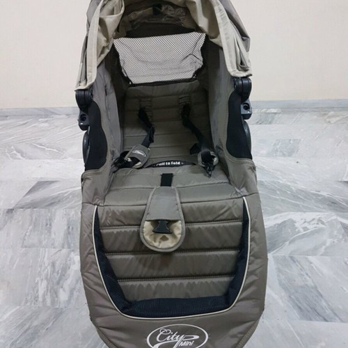 Baby Jogger City Mini Stroller like new, one-hand fold