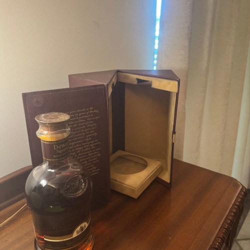 Dewar's Signature Blended Scotch Whisky new, premium collectible with luxury case
