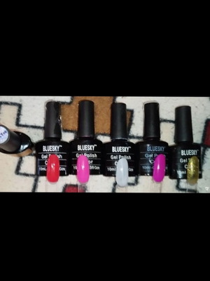 Bluesky semipermanent nail polish set like new
