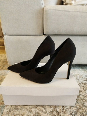 Sante leather pumps like new with black and gray suede