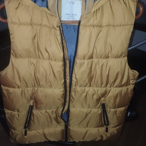 Zara lightweight waterproof vest with hood size 164 cm like new