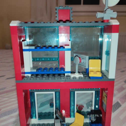 Lego City 7208 like new with instructions and box