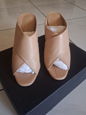 Paloma Barceló heels mules nude leather like new