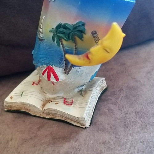Pencil holder used with moon and spring design