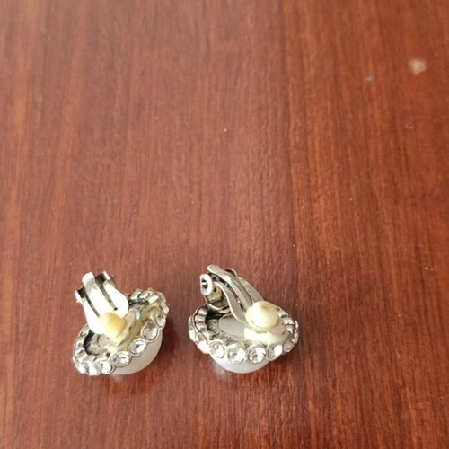 Clip earrings like new