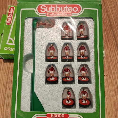 Subbuteo Milan team like new with box