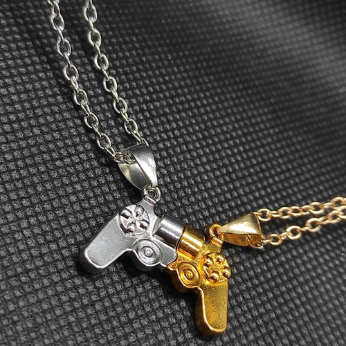 Matching gaming necklace with magnet new, set of 2