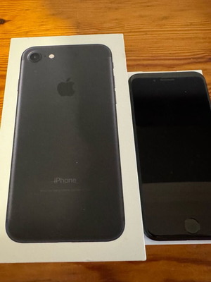 iPhone 7 used, 32GB, black with green silicone case