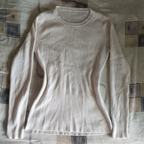 White sweater like new, lightweight ribbed, size S-M