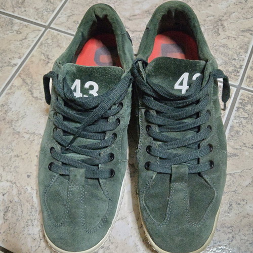 Diesel men's green suede athletic shoes used, size 43