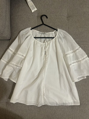 Abercrombie & Fitch oversized white top