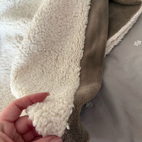 Plush pillowcases like new, gray brown with white fleece inside