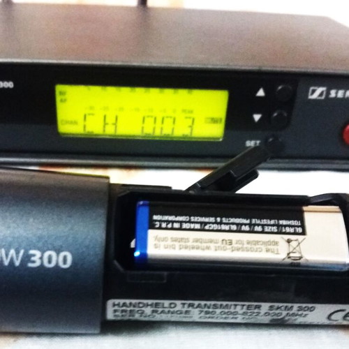 Sennheiser eW300 Wireless Professional Microphone System like new