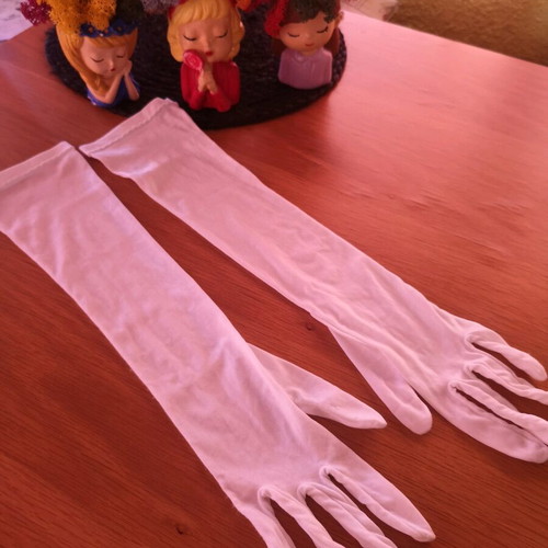 Women's white gloves like new