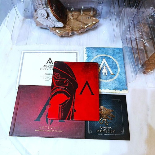 Assassins Creed Odyssey Pantheon Collectors Edition like new