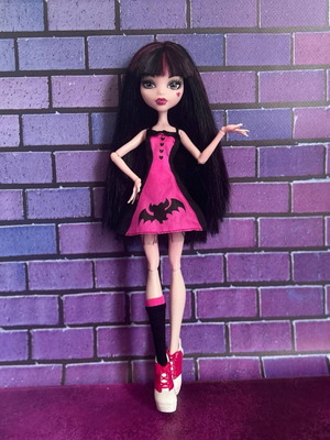Draculaura Monster High doll