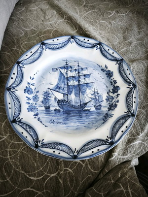 Handmade decorative wall plate G. Dizos like new