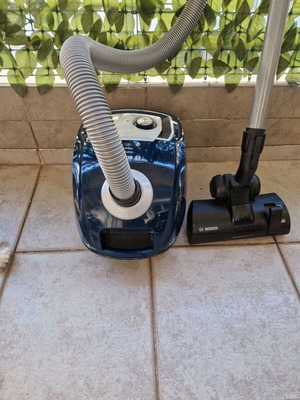 Bosch ηλεκτρική σκούπα 700W