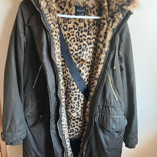 ZARA Jacket No. L Used Waterproof With Fur Lining Green