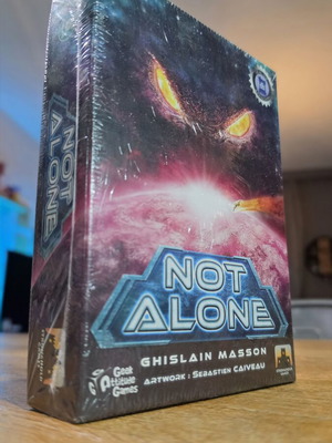 Not Alone επιτραπέζιο παιχνίδι για 2-7 παίκτες