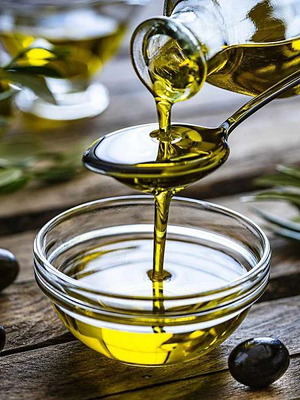 Organic extra virgin Manaki olive oil from Corinth harvest 25-26