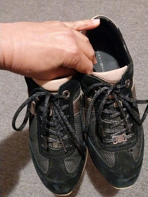 Tommy Hilfiger black athletic sneakers like new, women's size 37