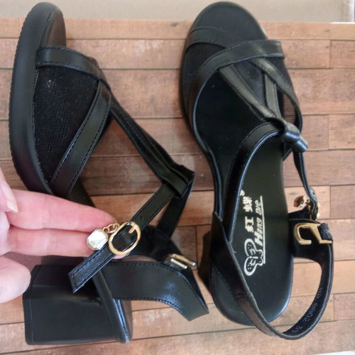 Black sandals like new, size 36, with 6.5cm block heel