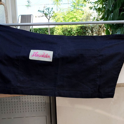 Barista apron with print and pockets, black, like new