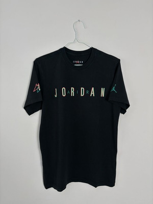 Jordan T-shirt size S like new, black