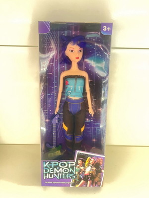 Zoey doll from K-Pop Demon Hunters series new