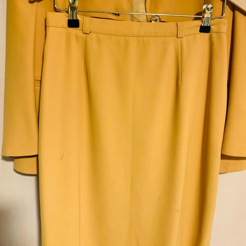 El Corte Inglés suit set used, croc yellow color, medium/large