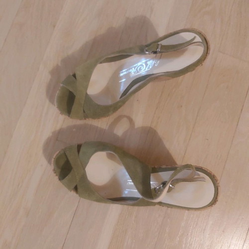 Platform sandals new, size 36, green