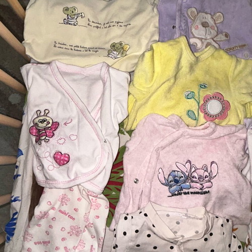 Baby girl bodysuits like new, pack of 20 with gifts