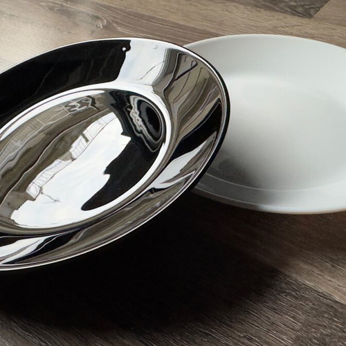 Set of black and white plates 18 cm like new, minimal design