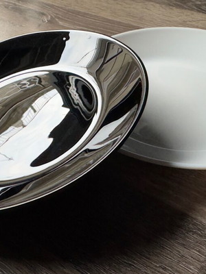Set of black and white plates 18 cm like new, minimal design