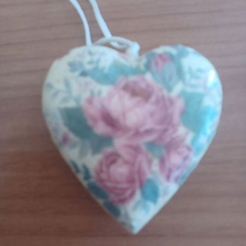 Plastic decorative heart used