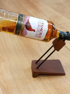 Modern wooden bottle holder like new, minimal design