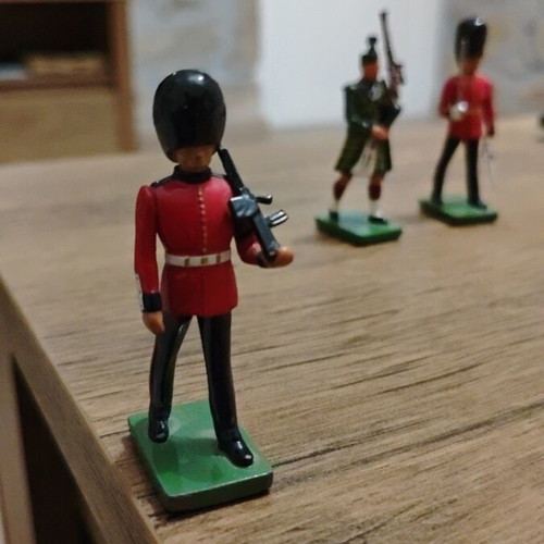 W. Britain metal miniature set