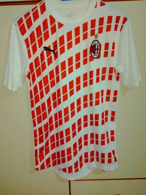 Milan small shirt in like new condition authentic