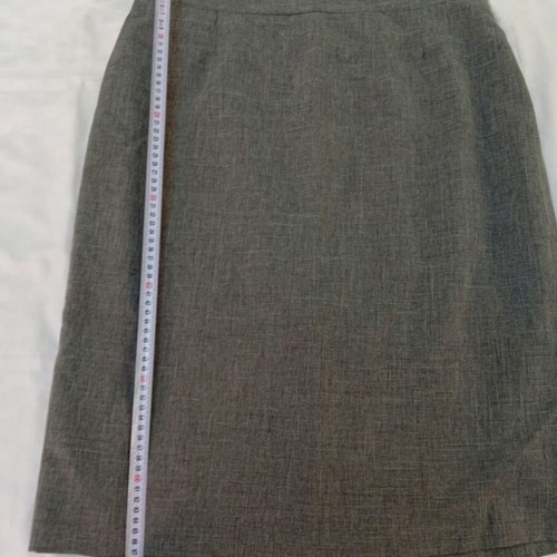 Women's skirt gray like new, size 50