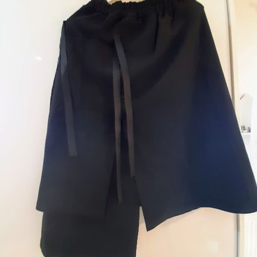 Asymmetrical black skirt new, size M