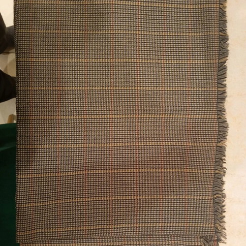 Winter scarf like new, in shades of black and gray