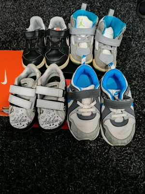 Παιδικά παπούτσια μεταχειρισμένα, πακέτο 4 ζευγαριών Adidas, Nike, Jordan