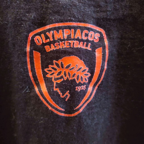Olympiacos BC T-Shirt used, collectible vintage sports shirt Small