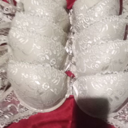Lace bras new, beige color, sizes 40/90, 38/85, 36/80