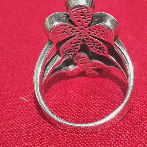 Silver ring 925 used with mother of pearl and pink, blue flower petals