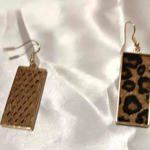 Leopard earrings new with special material and brown-beige color