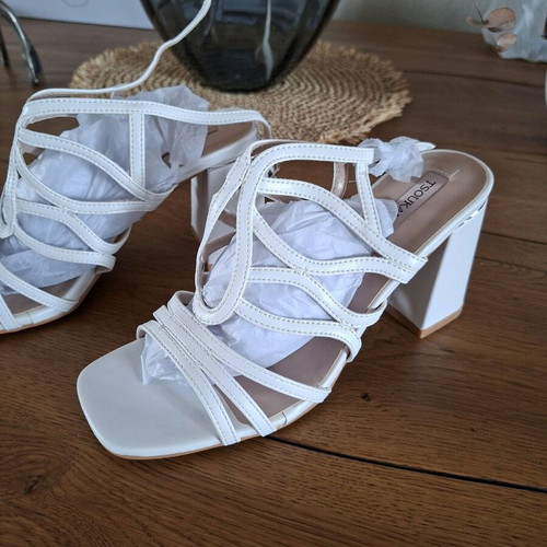 White sandals with thick heel new, unworn, size 39
