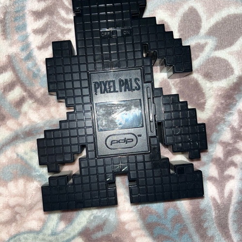 Pixel Pals Goofy lamp used