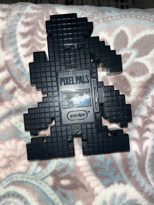 Pixel Pals Goofy lamp used